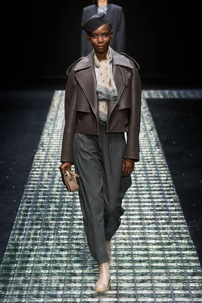 Look 17